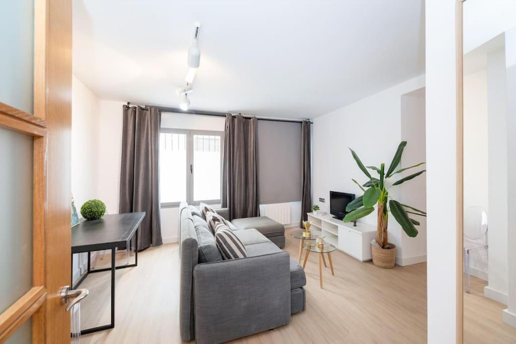 Acogedor Apartamento Pleno Centro De Granada Y Parking ภายนอก รูปภาพ